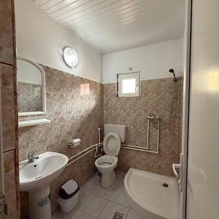 Πανσιόν Cristina 3*