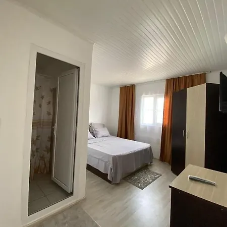 Guest house Vila Cristina *